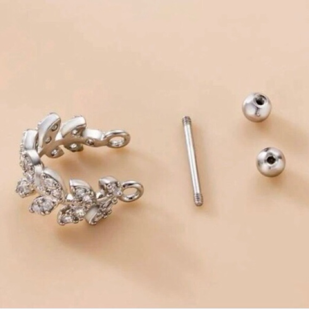 1 Pcs 18g Cubic Zircon Leaf Design Upper Ear Cuff NWT - Picture 2 of 15